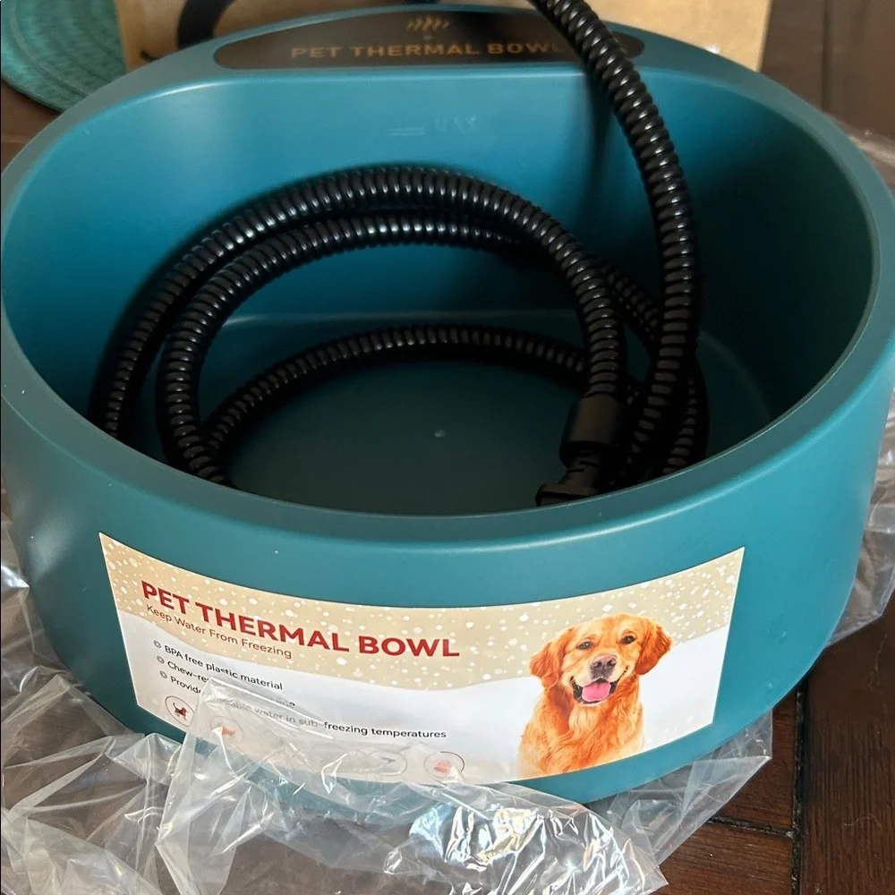 Pet Thermal Bowl for Dogs, chickens birds wildlife